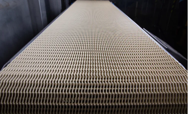 STRAIGHT-RUNNING BELTS